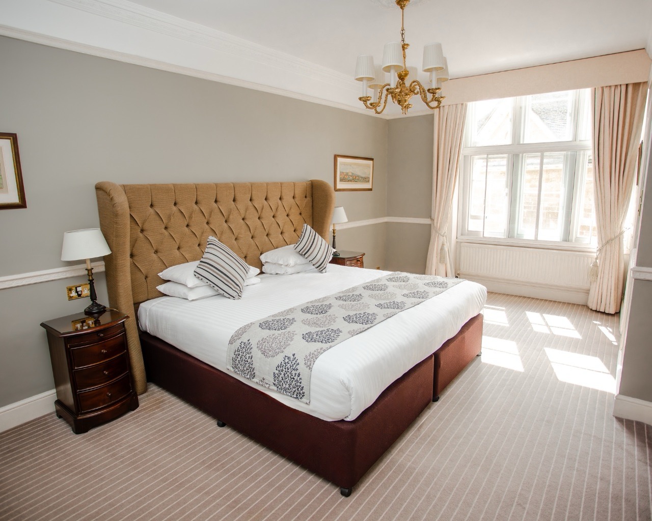 Superior room at the snooty fox tetbury.